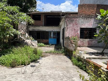 Terreno con contrucción Villa Santiago