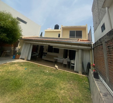 Casa sola con alberca en privada - Cuernavaca